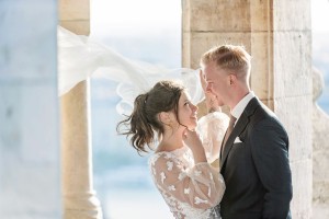 Icelandic - Hungarian wedding on the staircase